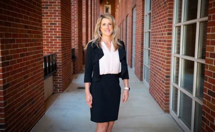 
Pete Golding Wife Carolyn Golding Is A College Professor 