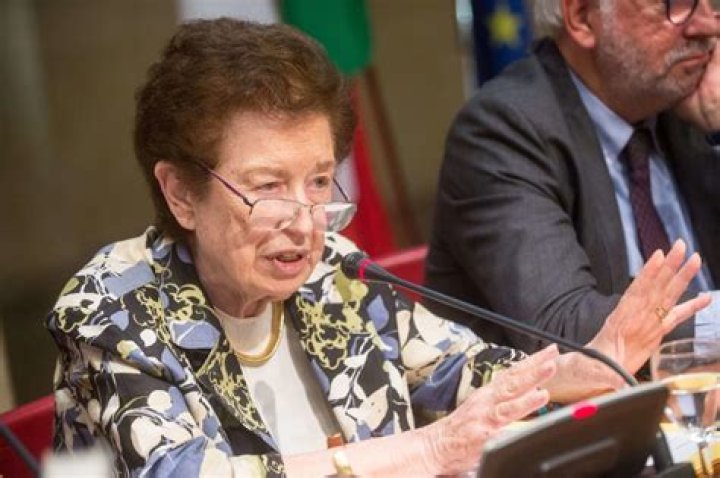 
Rosa Russo Iervolino Height, Weight, Net Worth, Age, Birthday, Wikipedia, Who, Nationality, Biography 