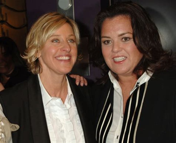 Rosie O’Donnell gets new very big teeth