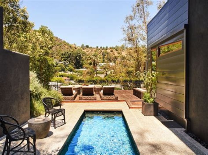 Roxy Sowlaty Bio (Wiki) 