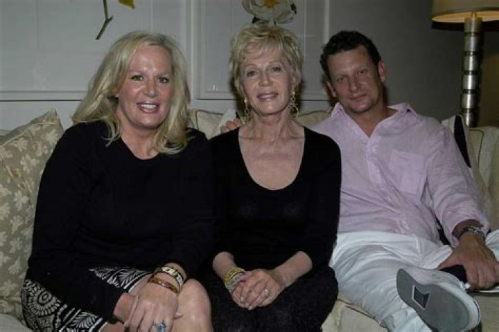 Sandy Corzine - Age, Family, Bio