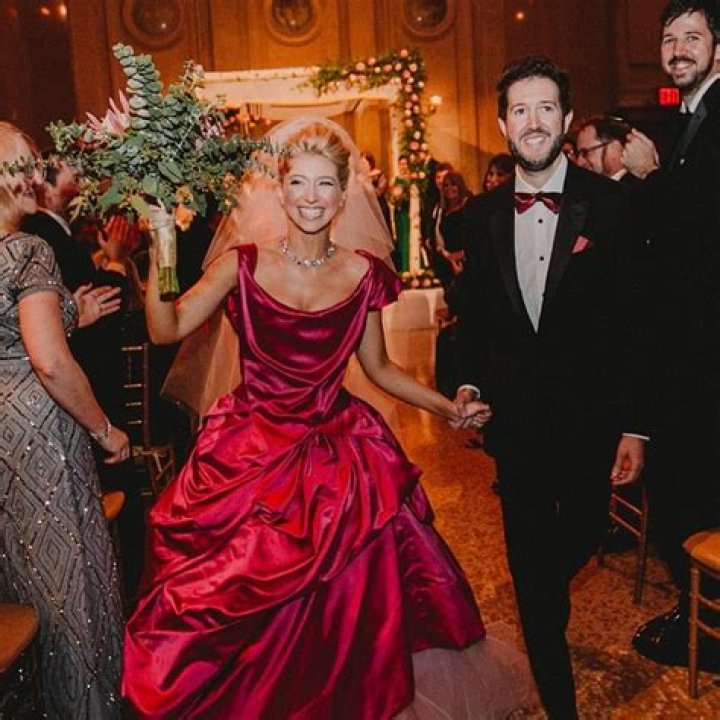 Sara Eisen became an industry change agent at the age of 33! Know her long and dedicated journey here!