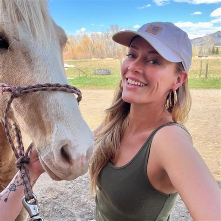 Shallon Lester - Age, Family, Bio