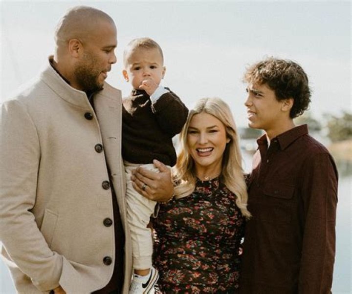 Shea Elyse - Age, Family, Bio