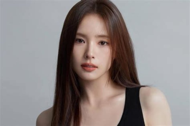 Shin Se-kyung Height, Net Worth, Age, Who, Facts, Biography, Wiki
