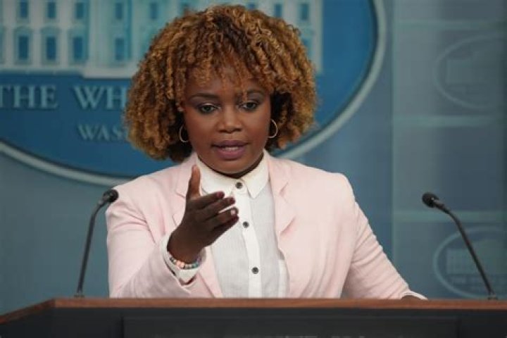 Shirley MacLaine, 85, isn’t retiring, wants ‘to be a spokesperson for older women’