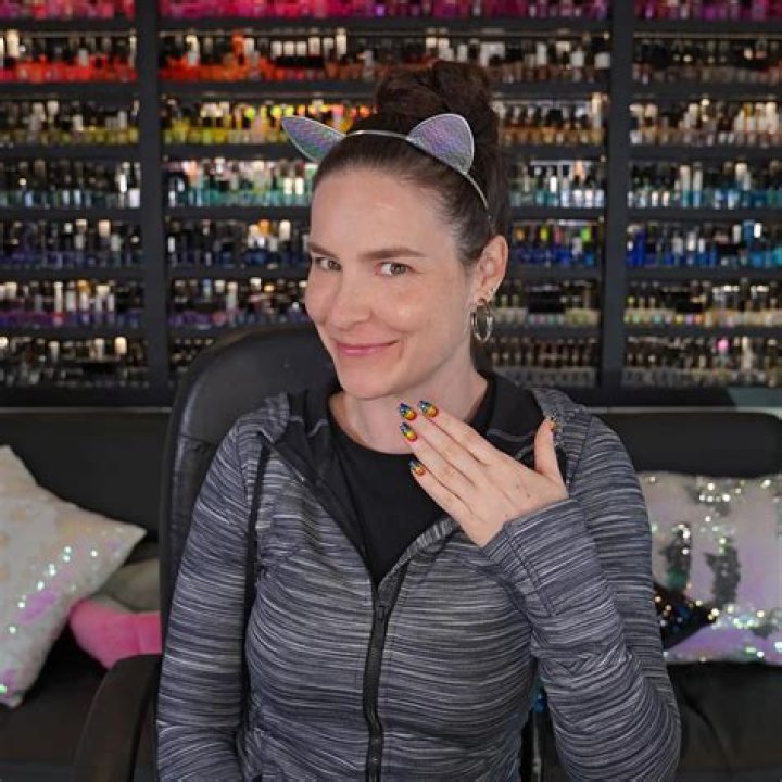 Simply Nailogical Bio (Wiki) 