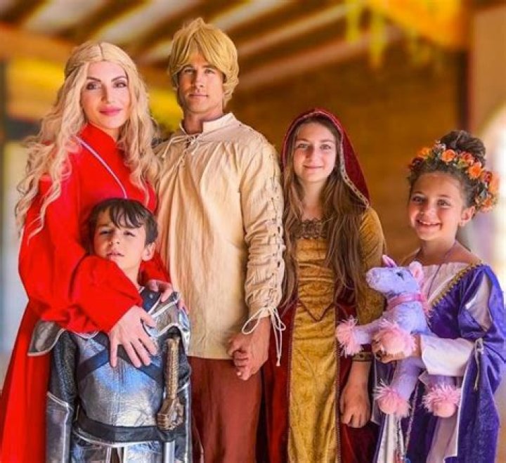 Sophie Fatu - Age, Family, Bio