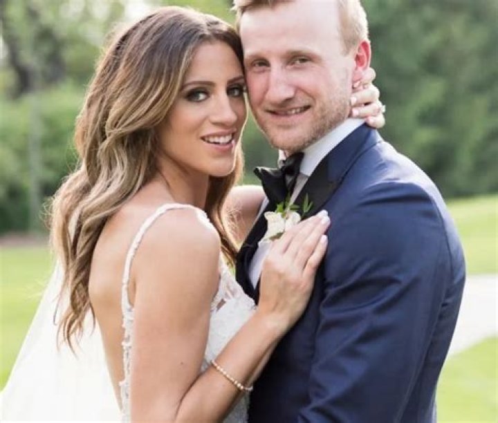 
Steven Stamkos is Married to Wife: Sandra Porzio. Kids: Carter 