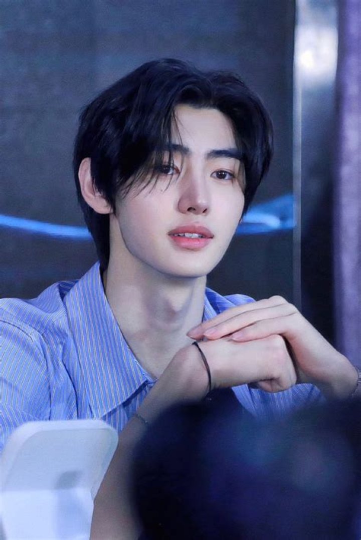 Sunghoon Park - Age, Family, Bio