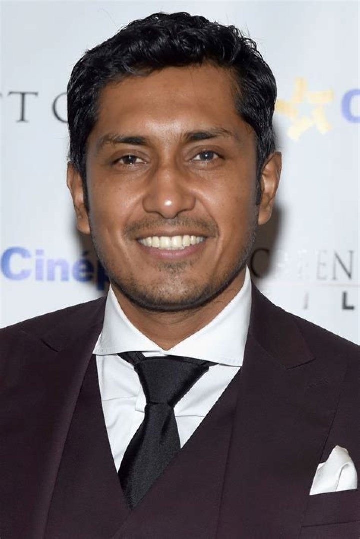 Tenoch Huerta Bio (Wiki) 