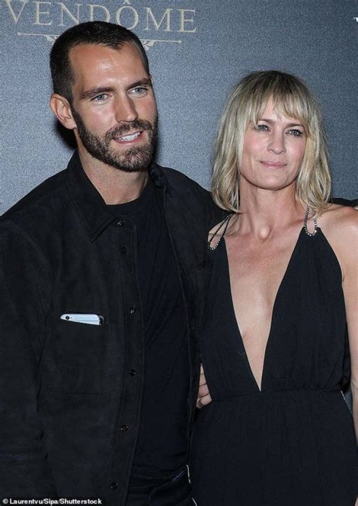 The House of Cards alum Robin Wright filed for Divorce with husband Clément Giraudet!