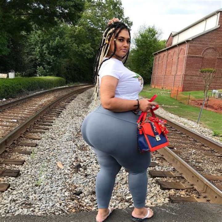 TheyLoveArii Bio (Wiki) 