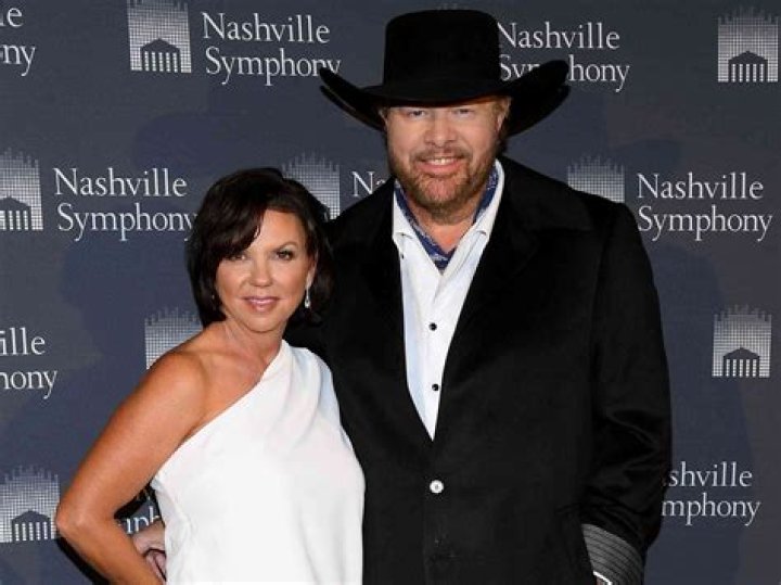 Toby Keith wife: Who is Tricia Lucus?
