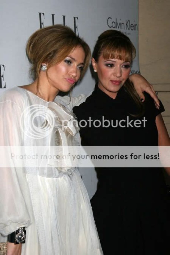 Unflattering J.Lo story published after Elle magazine pulled it