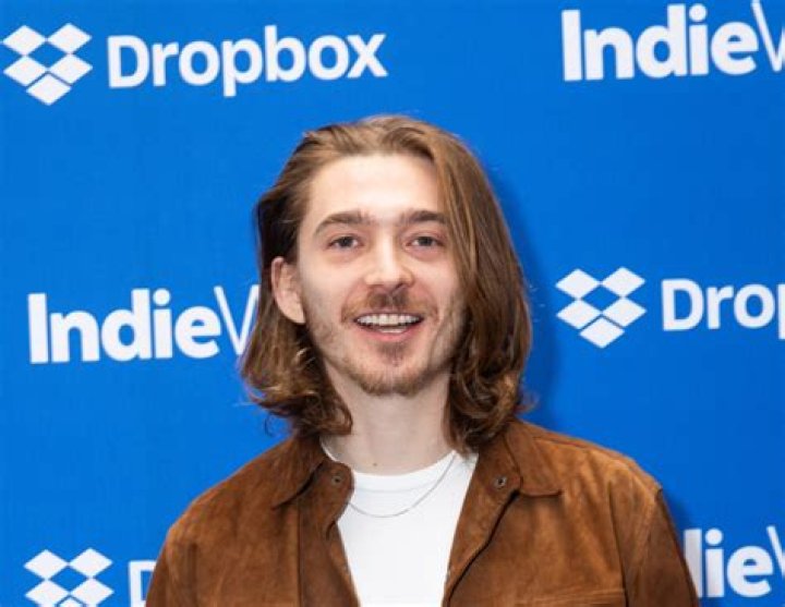 Who is Austin Abrams? Know about his age, love life, relationship, net worth, social media, biography