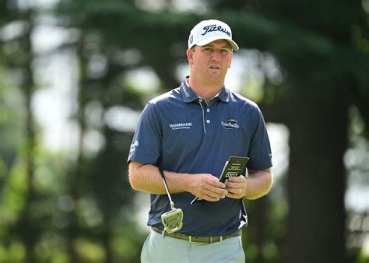 Who is Tom Hoge’s brother?